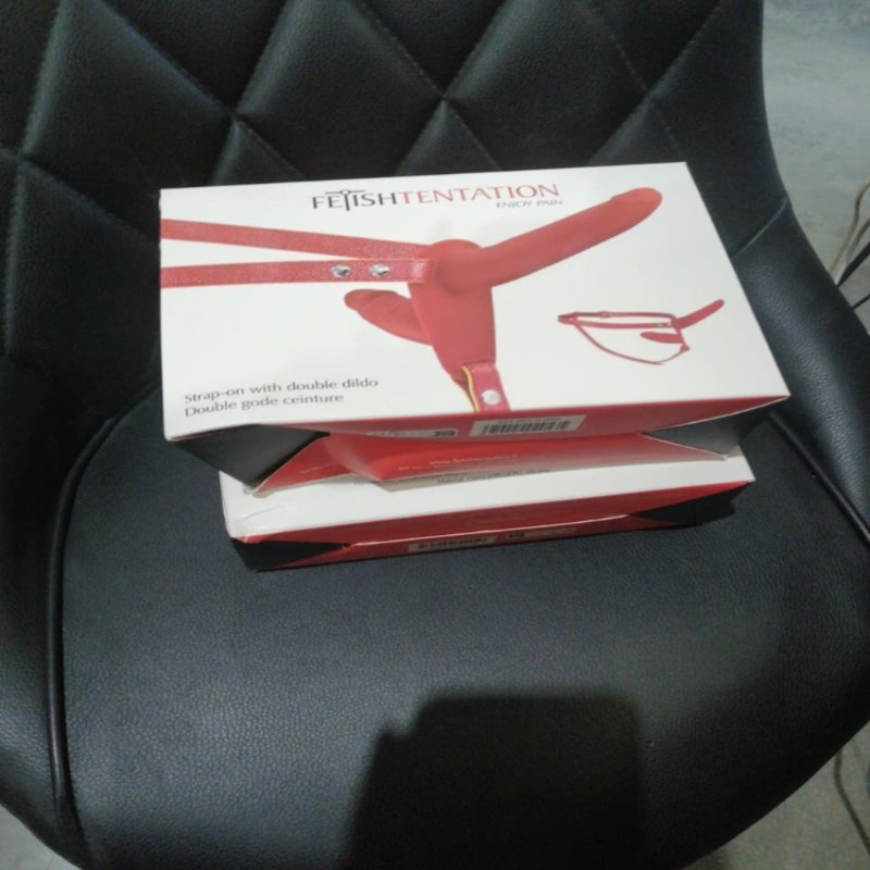 Подвійний страпон з вібрацією Fetish Tentation Vibrating Strap-On Red (м'яте паковання!!!)