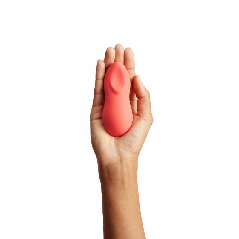 Потужний мінівібромасажер Touch X Crave Coral by We-Vibe, зручно поєднувати з проникним сексом