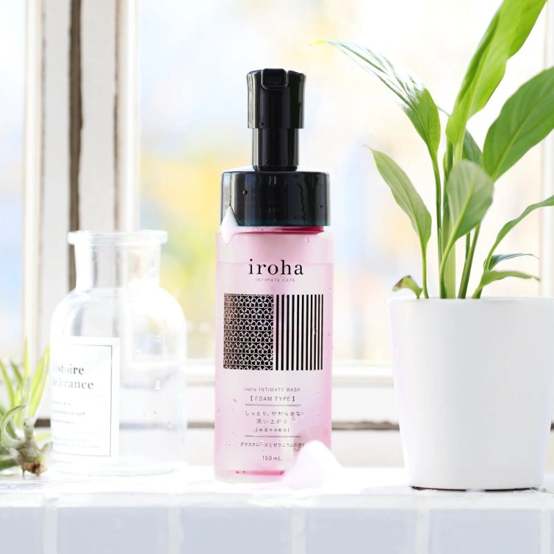 Піна для інтимного догляду Iroha Intimate Wash Foam Type Damask Rose and Geranium 150 мл