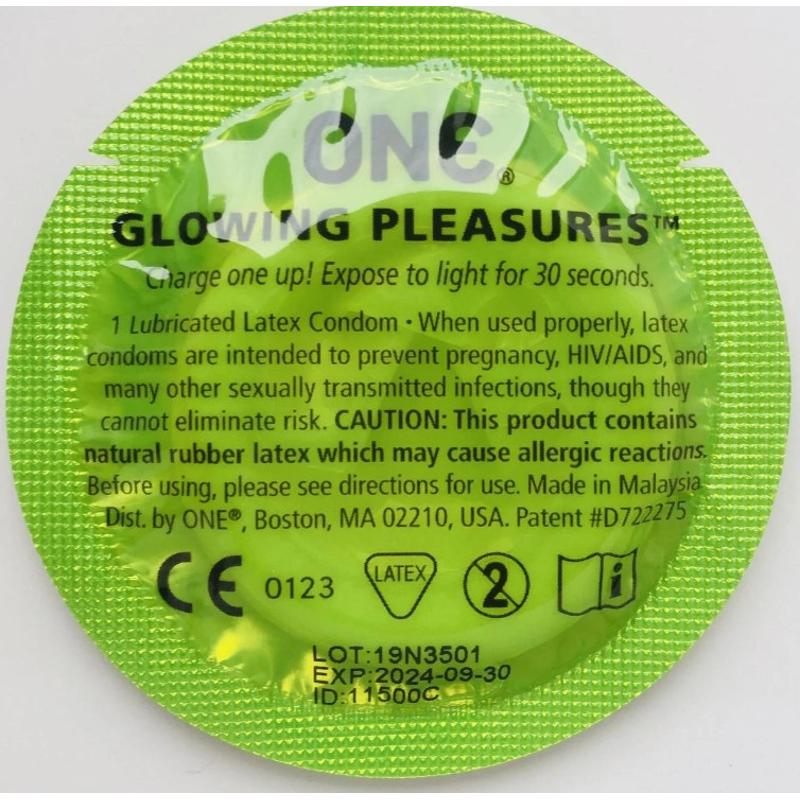 Презерватив светится в темноте 1 шт One Glowing Pleasures