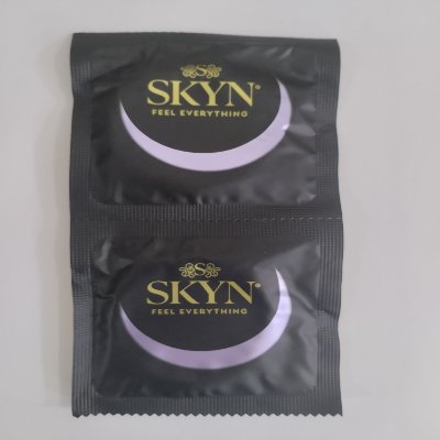 Безлатексные полиизопреновый презервативы SKYN Excitation точечные с охлаждающим еффектом (по 1шт)