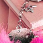 Наручники металеві Adrien Lastic Handcuffs Pink з рожевим пухнастим оздобленням - мініатюра 4