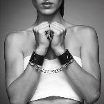 Наручники Bijoux Indiscrets MAZE — Wide Cuffs Black - мініатюра 4