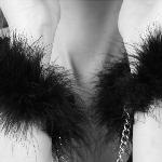 Пухнасті наручники Bijoux Indiscrets Za za zu - feahter handcuffs, пір'яні, подарункове паковання - мініатюра 2