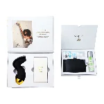 Подарунковий набір Svakom Anniversary Box: вакуумний стимулятор, стрічки, маска, лубрикант, спрей - мініатюра 1
