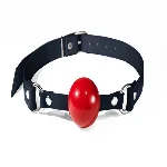 Кляп силіконовий Feral Feelings Silicon Ball Gag Black/Red, чорний ремінець, червона кулька - мініатюра 1