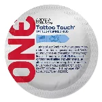 Презерватив ONE Tattoo Touch Blue, 1 шт, блакитний, з рельєфом у вигляді татуювання - мініатюра 1